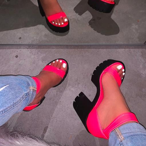 2019 wholesale personalized fashionable women sandals with thick heels